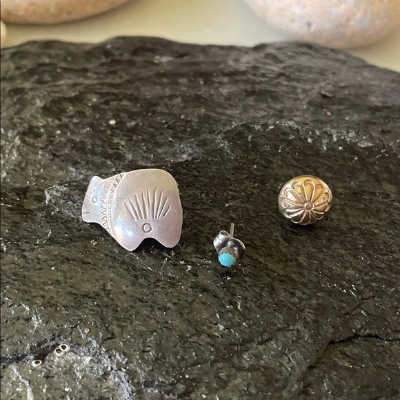 Native American 3 Solo Stud Vintage Earrings - Picture 10 of 10